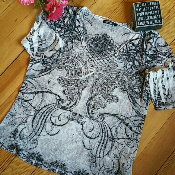 Apt. 9 Tops - NWOT - Embellished Short Sleeve T Shirt